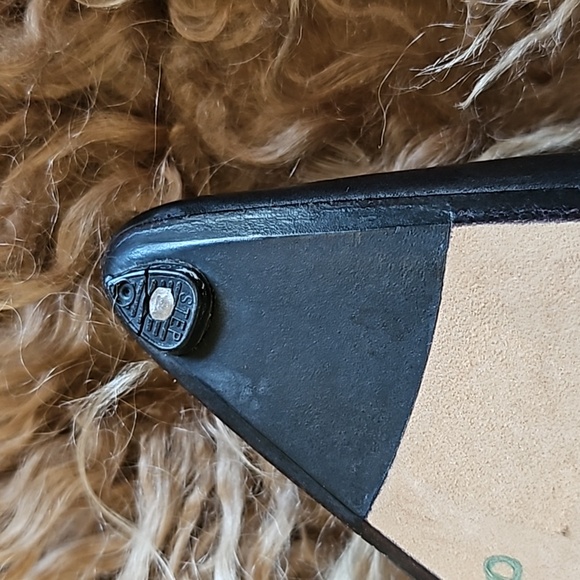 GUCCI black leather slip-on loafer brass buckle pointed 35 1/2 C excellent shoes - Picture 10 of 16